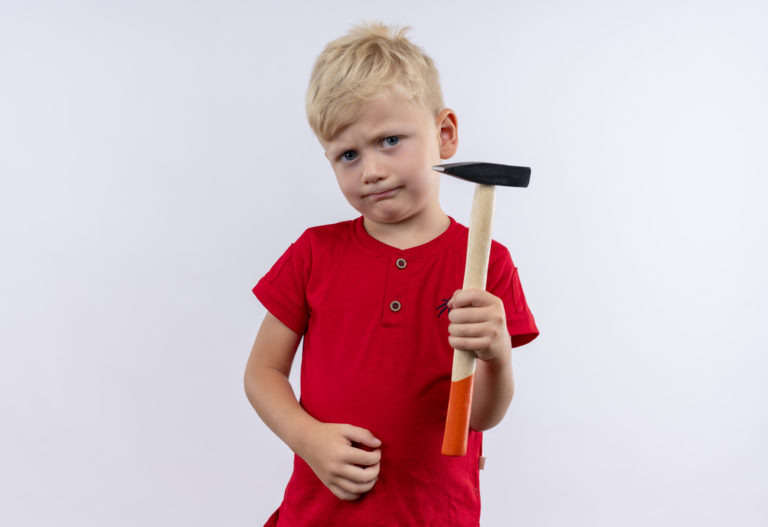 Como diferenciar hiperatividade da agitação comum da infância?