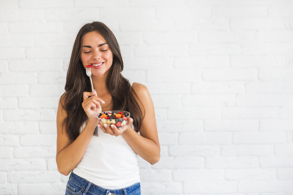 Mindful eating: como a atenção plena pode transformar sua relação com a comida